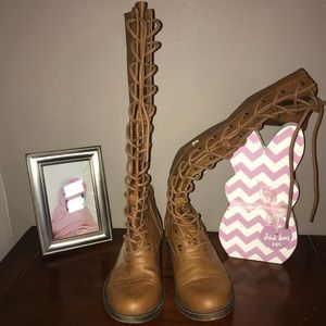 Size 7 lace up boots